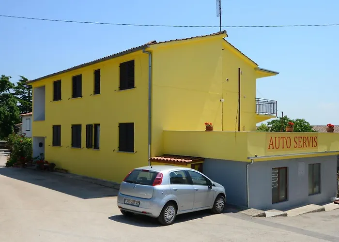 Gostinjska kuća Tomc 3*